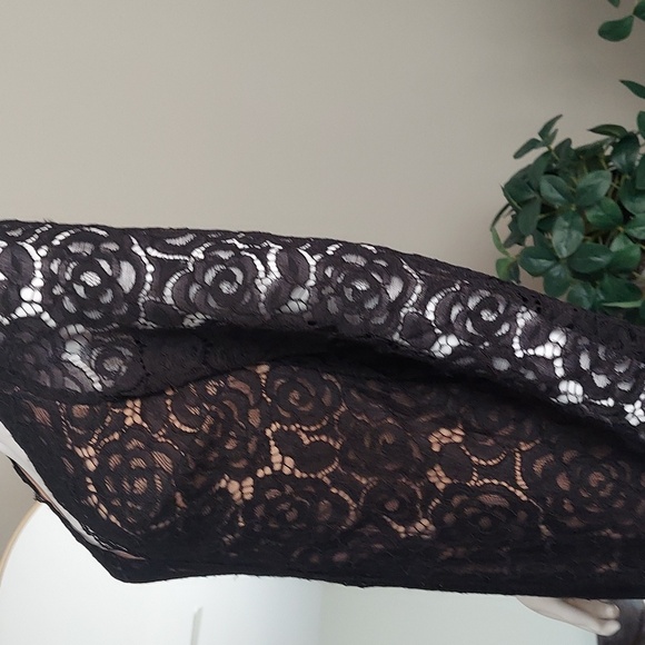Vera Wang Black & Nude Lace Long Sleeve Double V-Neck Cocktail Dress - Picture 5 of 8